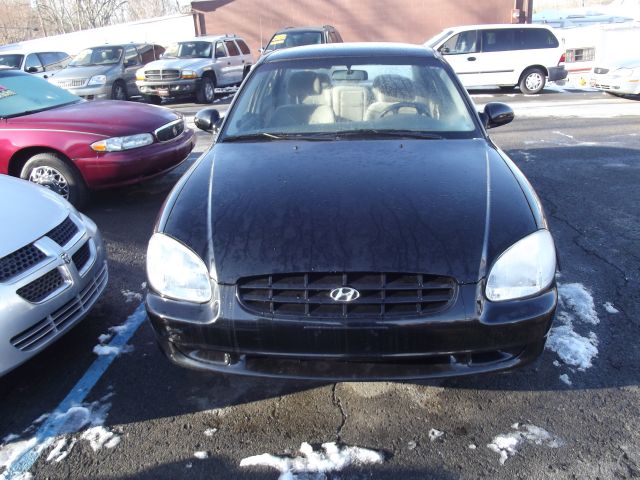 1999 Hyundai Sonata FWD 4dr Sport