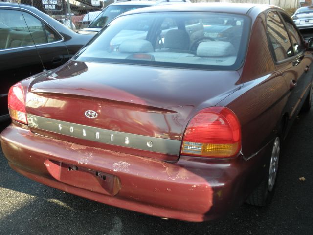 1999 Hyundai Sonata Base