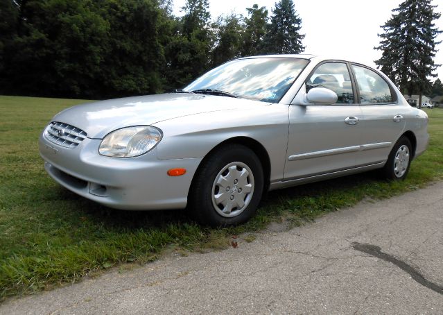 1999 Hyundai Sonata Base