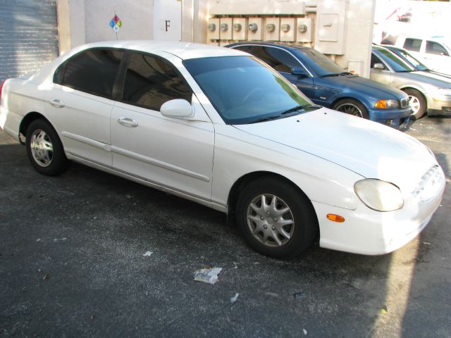 1999 Hyundai Sonata Base