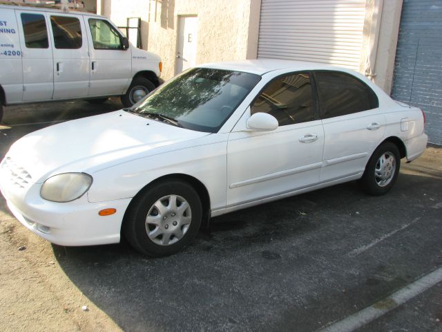 1999 Hyundai Sonata Base