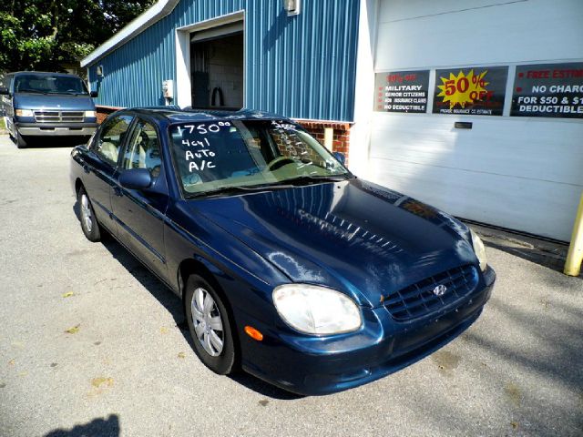 2000 Hyundai Sonata Base