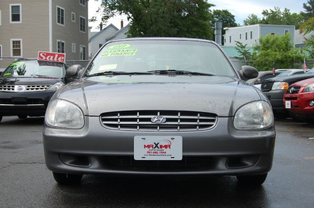 2000 Hyundai Sonata Base
