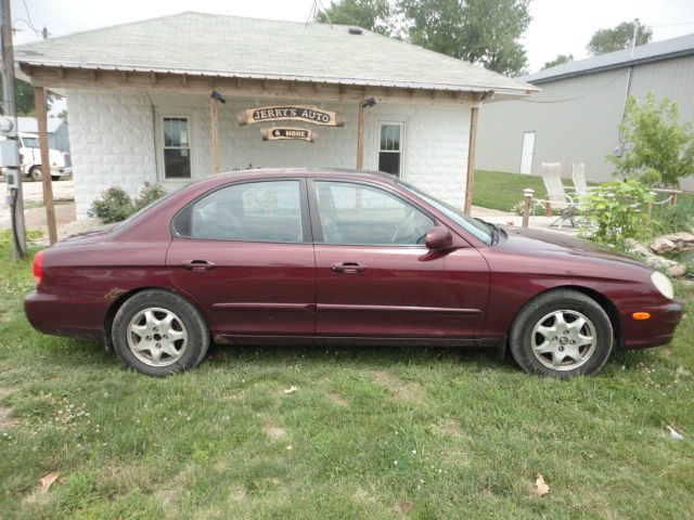 2000 Hyundai Sonata FWD 4dr Sport