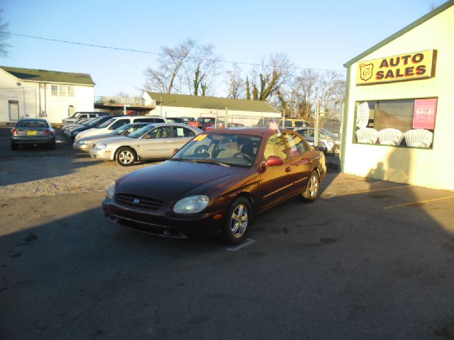 2000 Hyundai Sonata Base