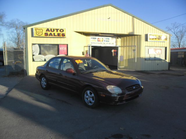 2000 Hyundai Sonata Base