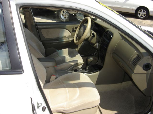 2000 Hyundai Sonata S Sedan