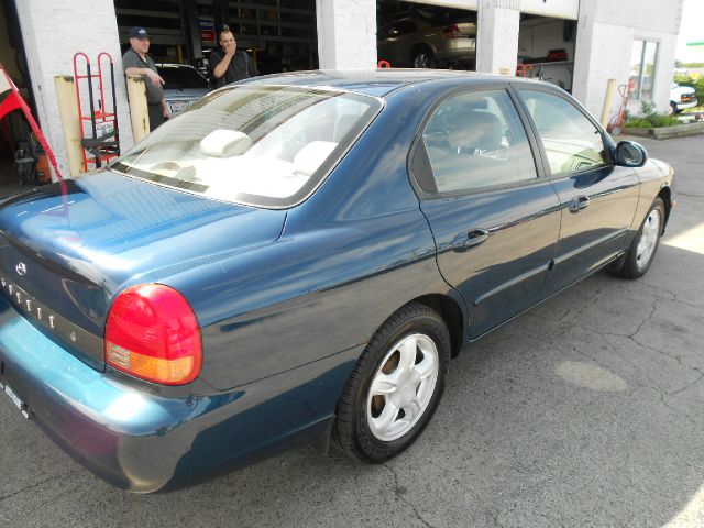 2000 Hyundai Sonata S Sedan
