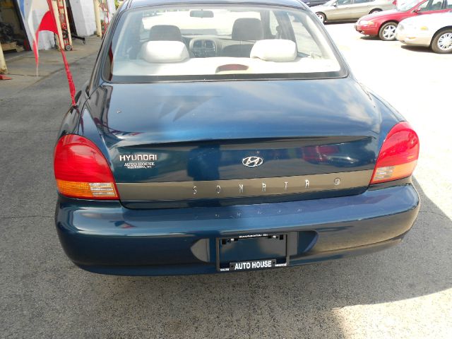 2000 Hyundai Sonata S Sedan
