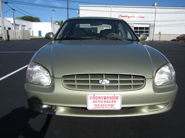 2000 Hyundai Sonata Base