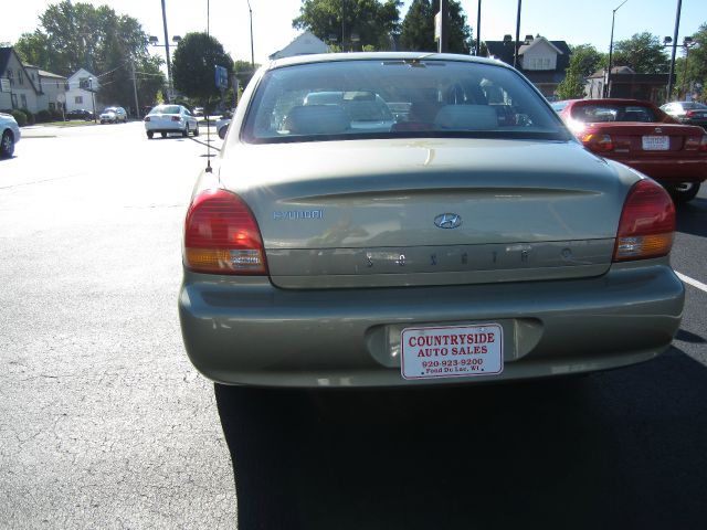2000 Hyundai Sonata Base