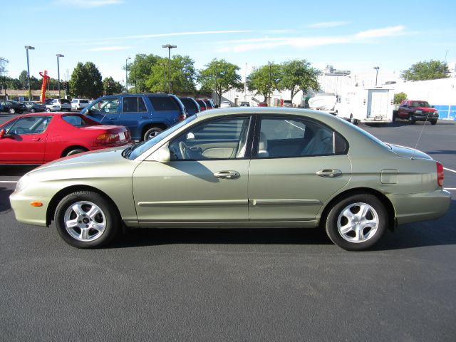 2000 Hyundai Sonata Base