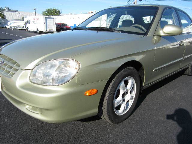 2000 Hyundai Sonata Base