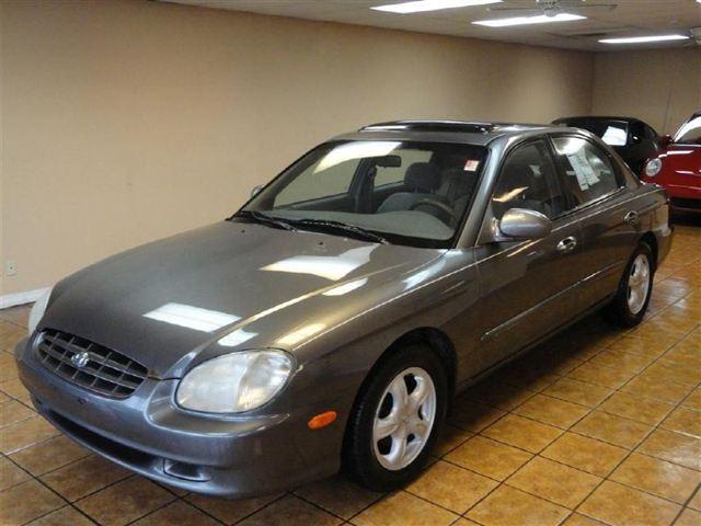2001 Hyundai Sonata Standard 4X4 Hardtop
