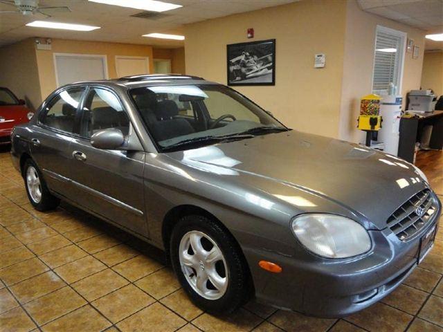 2001 Hyundai Sonata Standard 4X4 Hardtop