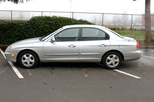 2001 Hyundai Sonata Base