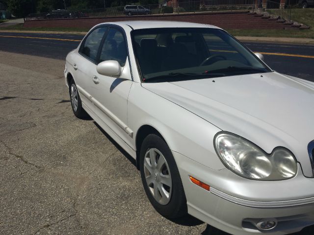 2002 Hyundai Sonata Base