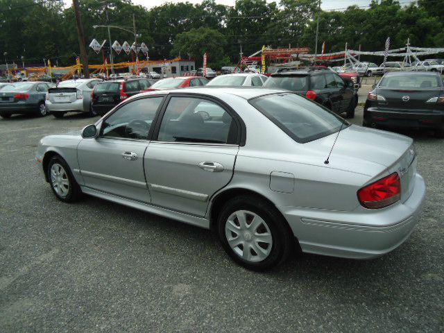 2002 Hyundai Sonata Base