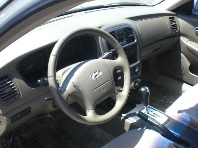 2002 Hyundai Sonata Base