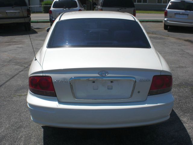 2002 Hyundai Sonata Base