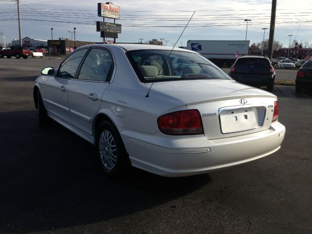 2002 Hyundai Sonata Base