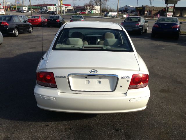 2002 Hyundai Sonata Base