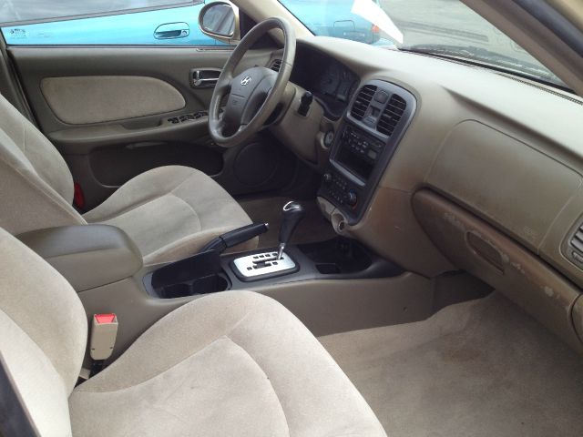 2002 Hyundai Sonata Base