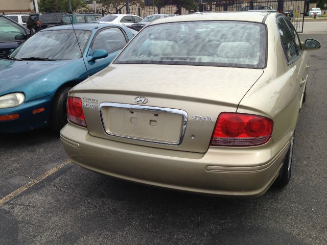 2002 Hyundai Sonata Base