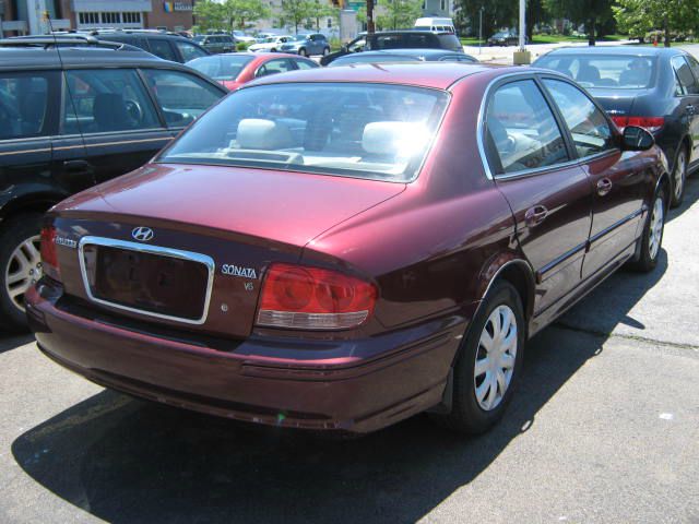 2002 Hyundai Sonata Base