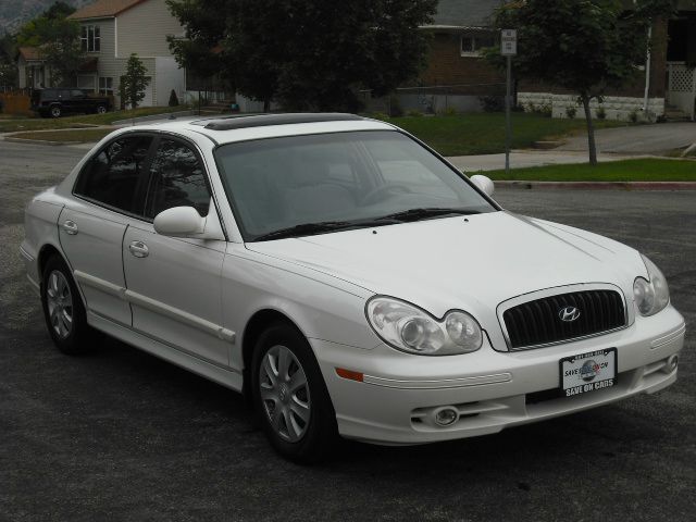 2002 Hyundai Sonata Base