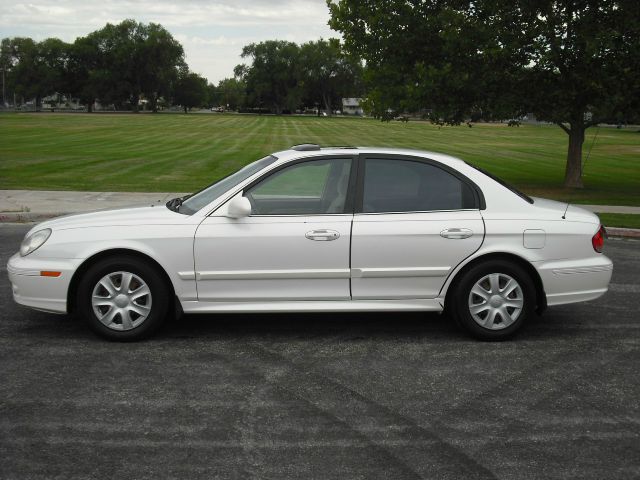 2002 Hyundai Sonata Base