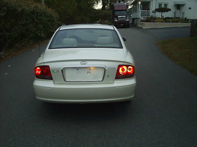 2003 Hyundai Sonata Base