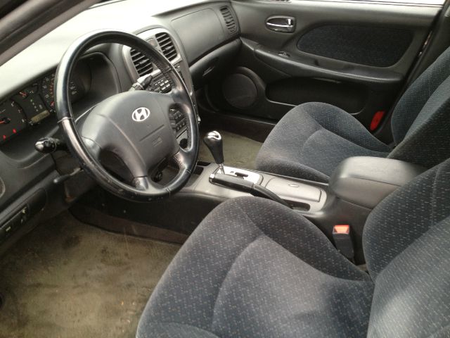 2003 Hyundai Sonata Base