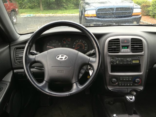 2003 Hyundai Sonata Base