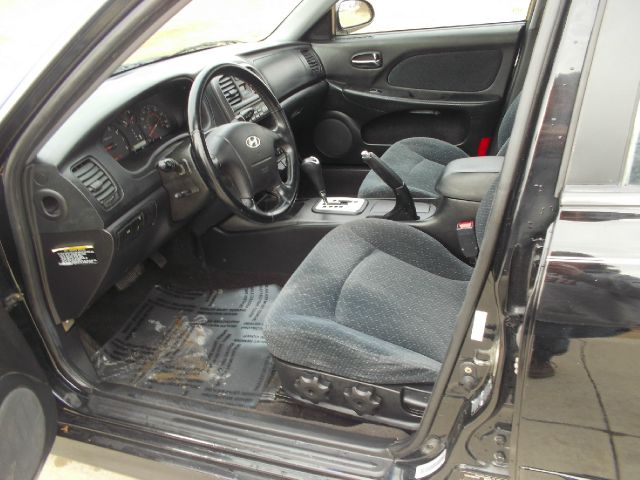 2003 Hyundai Sonata Base