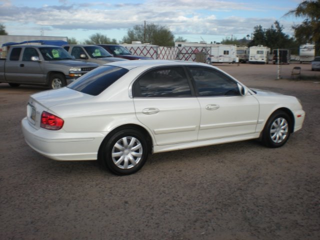 2003 Hyundai Sonata Base