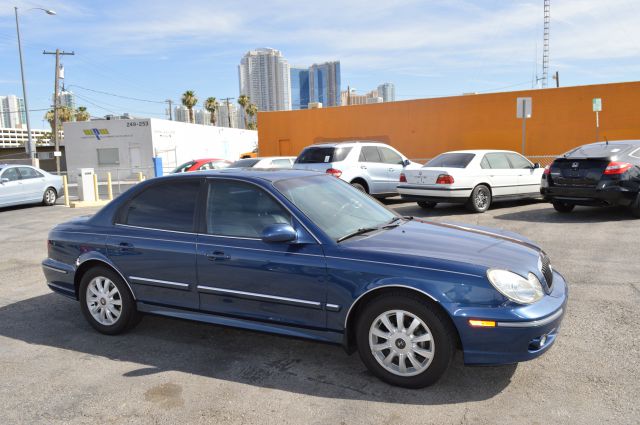 2003 Hyundai Sonata 4DR SE (roof)