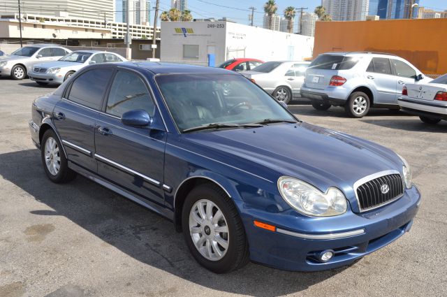 2003 Hyundai Sonata 4DR SE (roof)