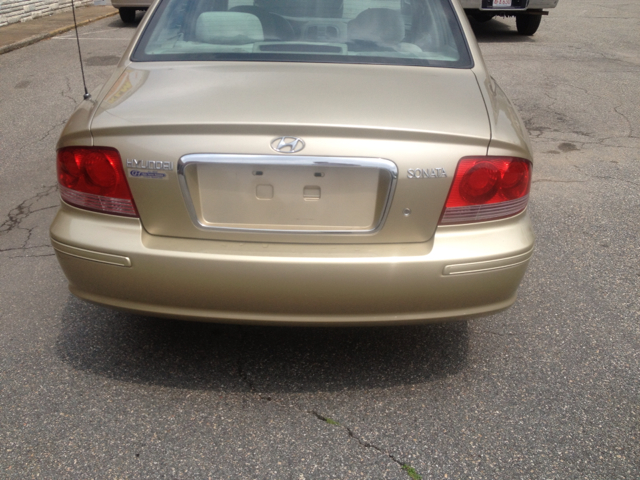 2003 Hyundai Sonata Base