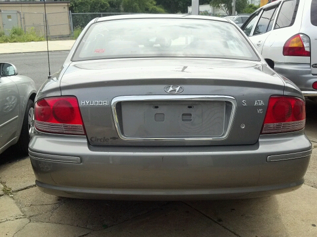 2003 Hyundai Sonata Base