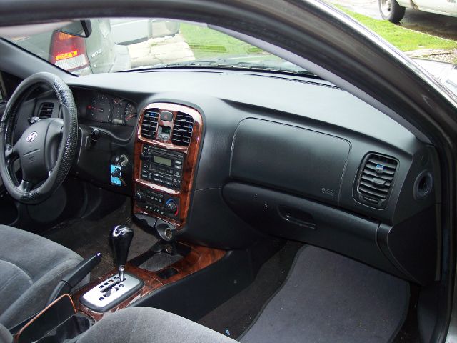 2003 Hyundai Sonata FWD 4dr Sport