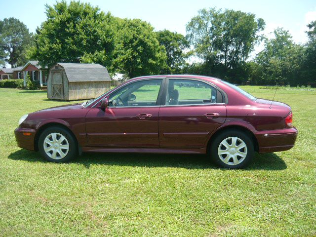 2003 Hyundai Sonata Base