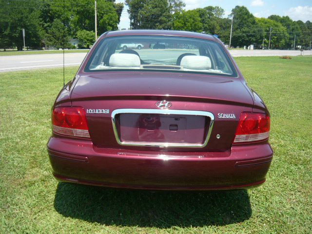 2003 Hyundai Sonata Base