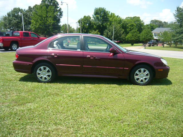 2003 Hyundai Sonata Base