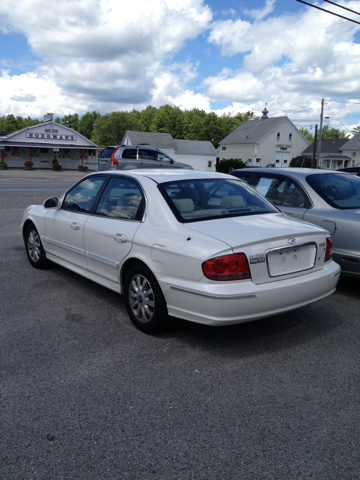 2004 Hyundai Sonata 2WD Eddie Bauer Super Clean