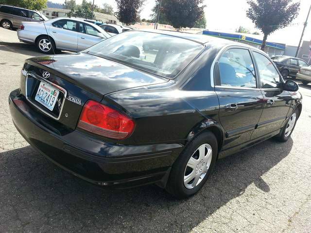 2004 Hyundai Sonata Base