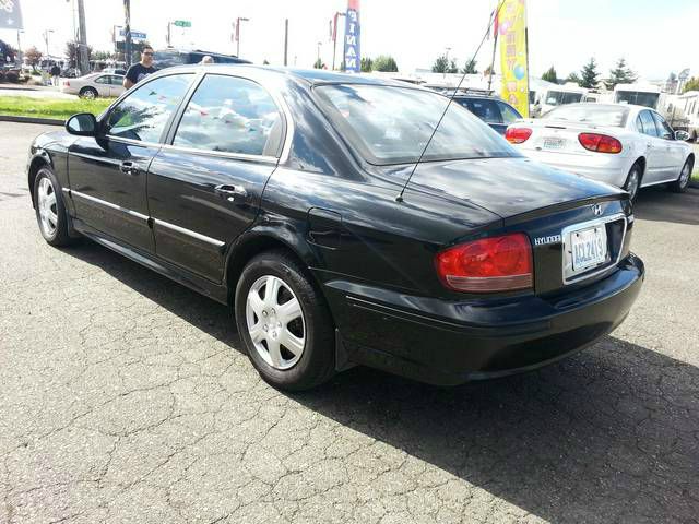 2004 Hyundai Sonata Base