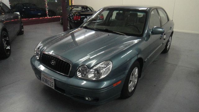 2004 Hyundai Sonata Base