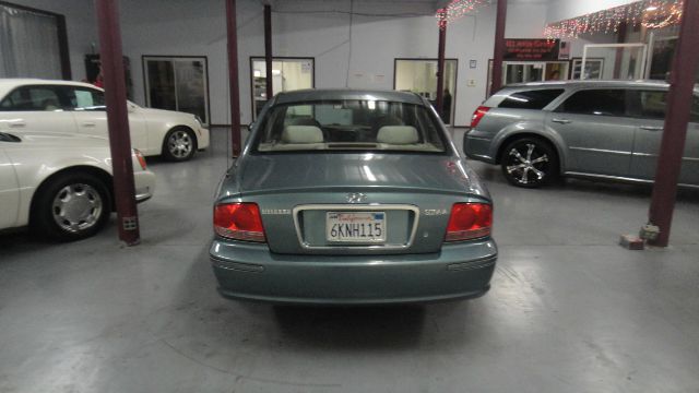 2004 Hyundai Sonata Base