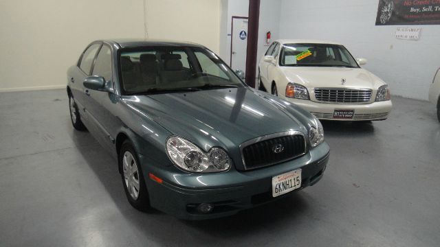 2004 Hyundai Sonata Base